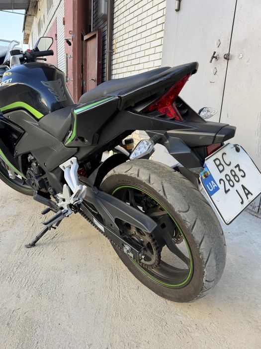Продам мотоцикл Loncin Gp250