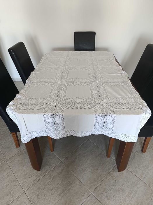 3 Toalhas em Linho e Renda, novas, a estrear.