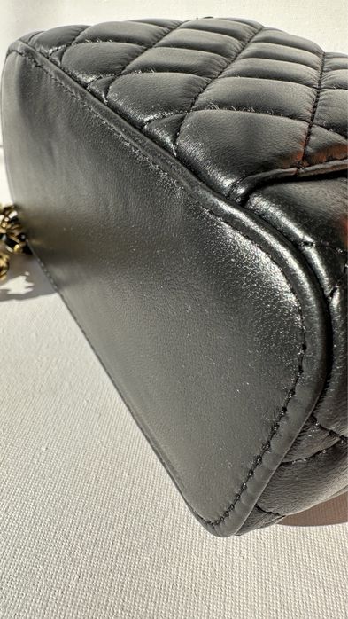 Kuferek czarny Chanel