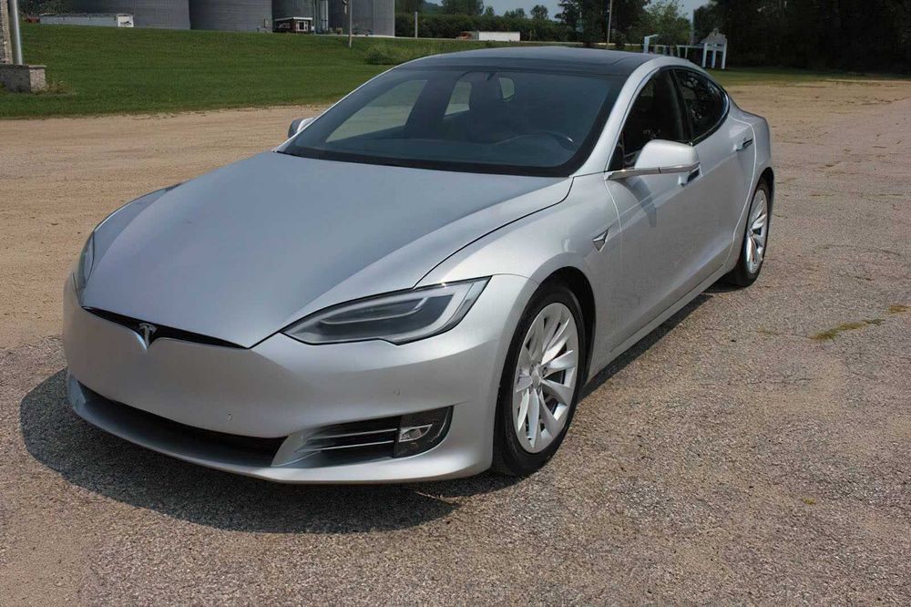Tesla Model S 100D      2017