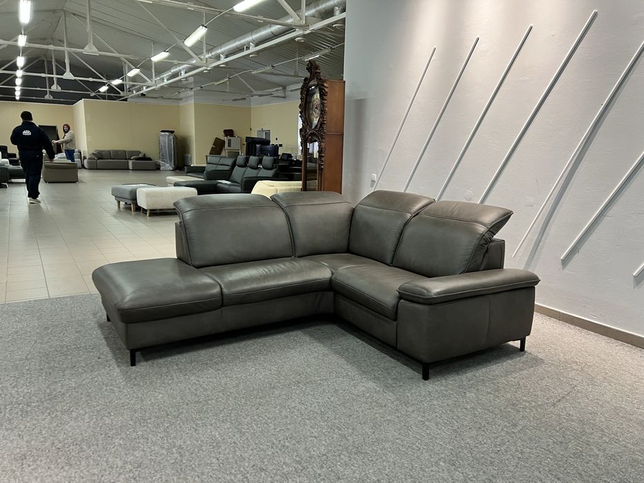 Диван кутовий шкіряний реклайнер стан відмінний