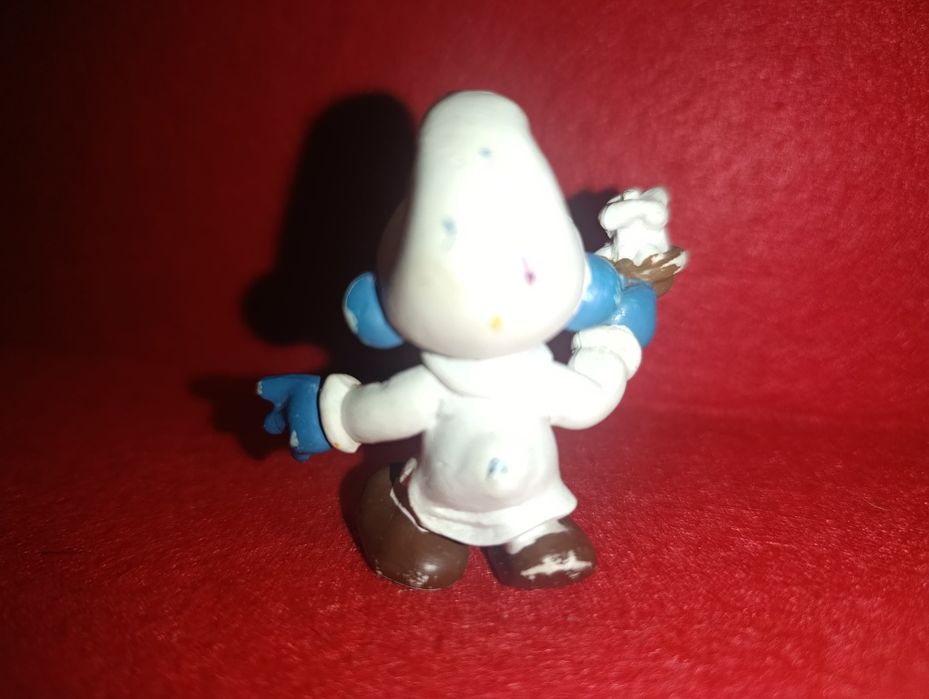 Figura Estrunpfe Sonâmbulo com Vela