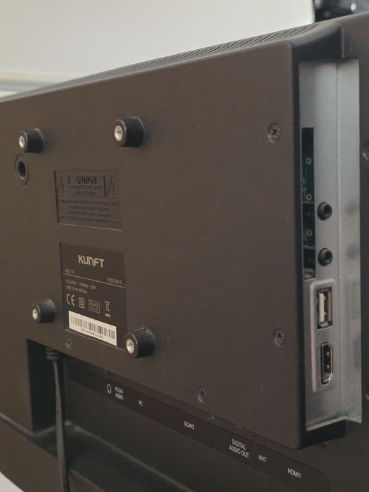 Televisão LED Kunft 19" (Como Nova, com Caixa)
