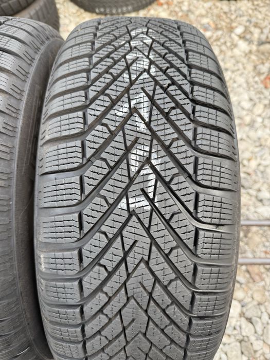 Opony zimowe 215/60/16 Pirelli 2szt 8,3mm 2023r