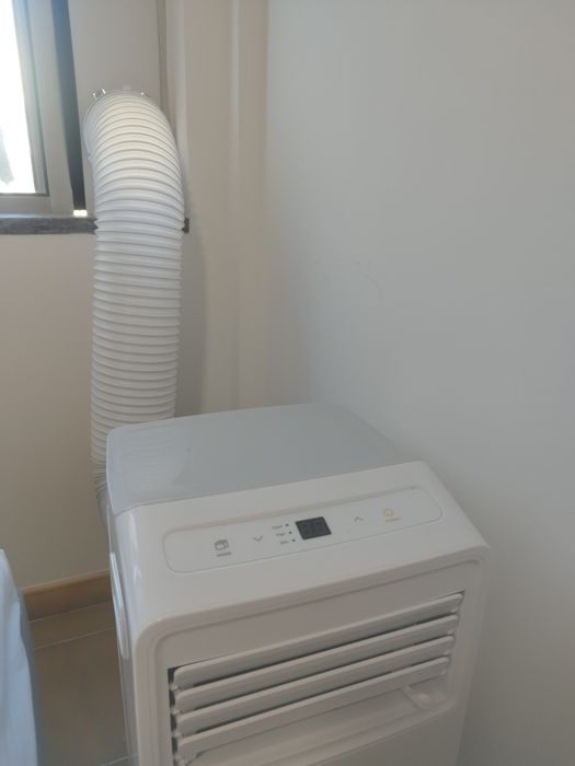 Ar condicionado portáti Kunft 8000 BTU com 1 mês de uso