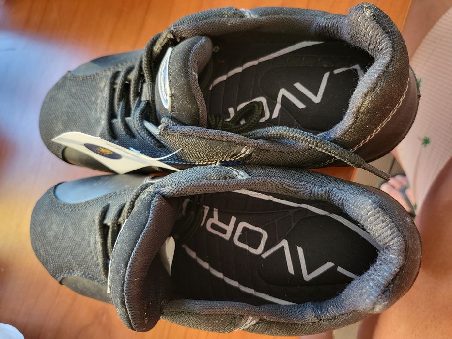Sapatos de biqueira de aço