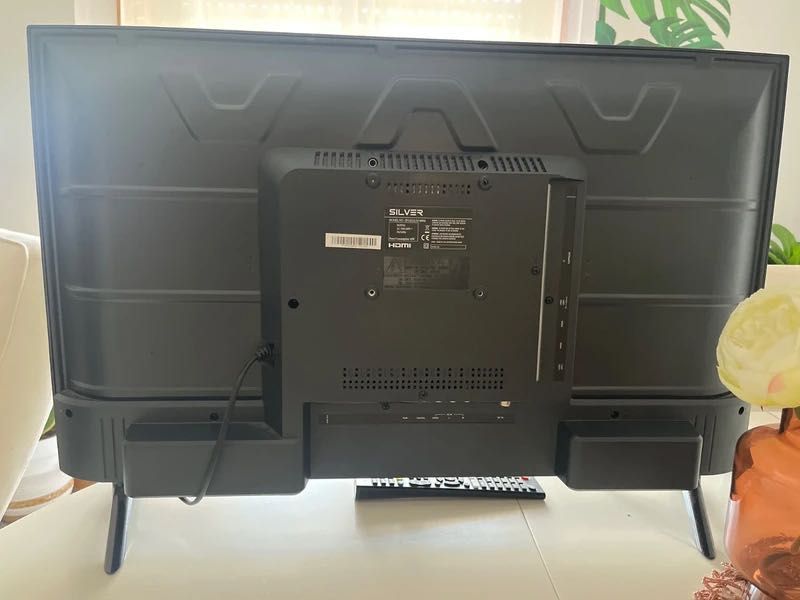 Televisão Silver LED 32" - HD com HDMI e USB