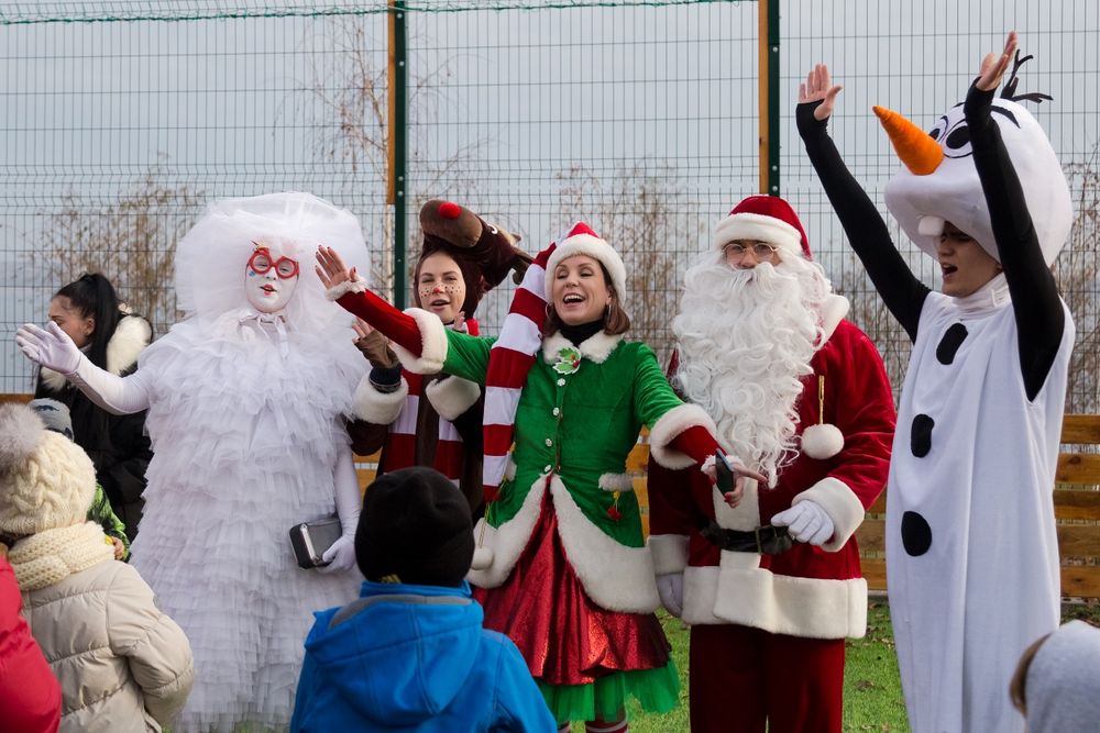 Дід Мороз і Снігуронька. Санта Клаус. Новорічні свята