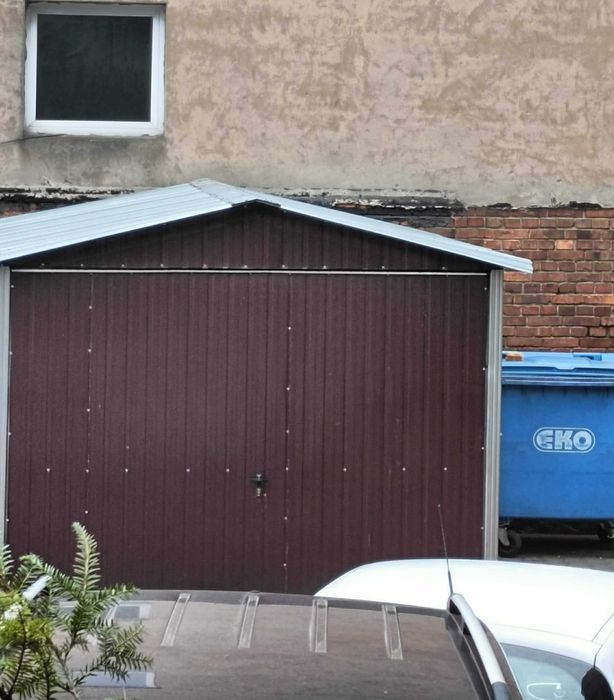3 mieszkania po ok.70m2 plus garaż i miejsca parkingowe