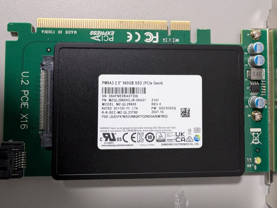 Комплект: Серверний SSD SAMSUNG MZQL2960HCJR-00A07: 960 GB + PCIe x4 А
