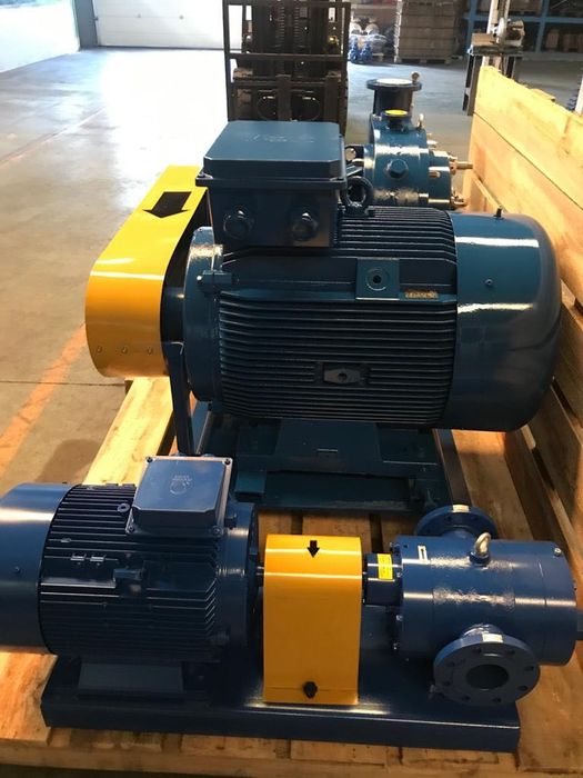 Шестеренні насоси з обігрівом, електрообіг, 0,1 - 133 м3, до 250 гр Ц