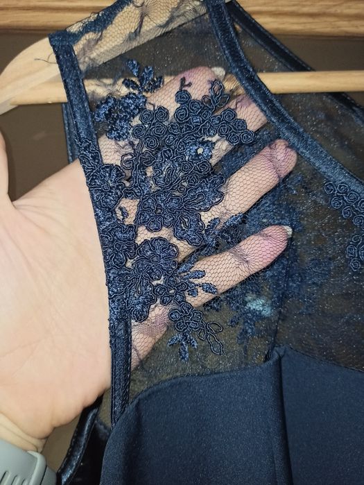 Efektowna suknia wieczorowa Antall