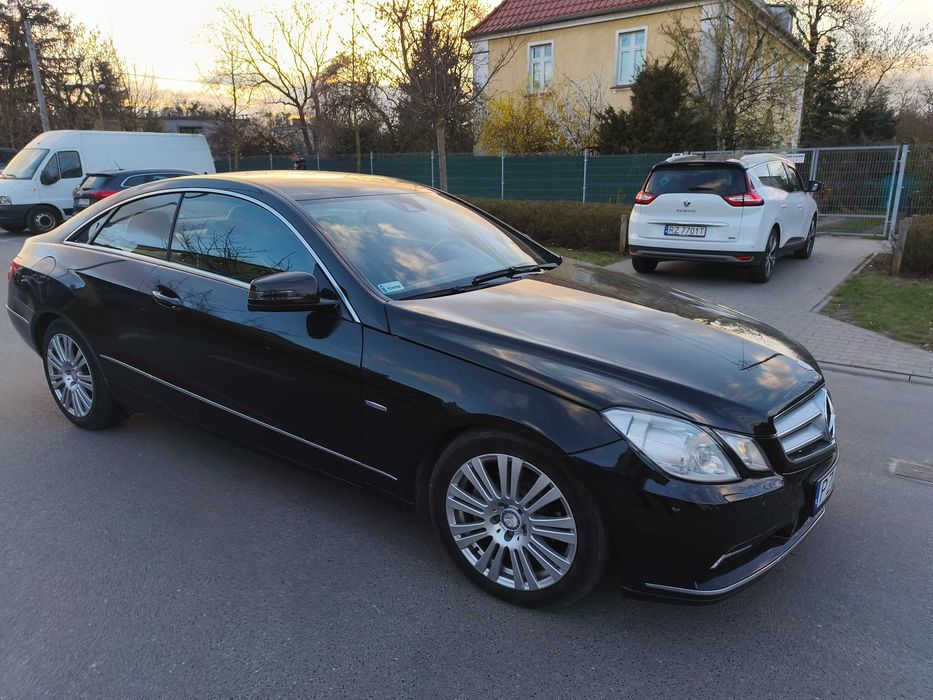 Mercedes E250 1.8 PB AUTOMAT SKÓRY ALU XENON bdb stan 2010r.