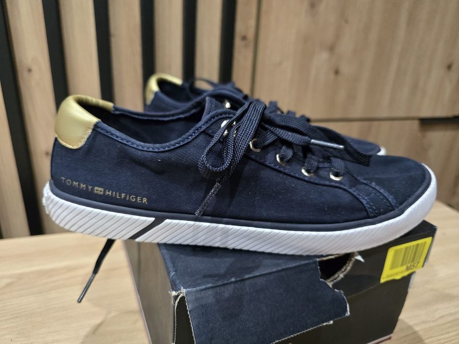 Trawki Tommy Hilfinger