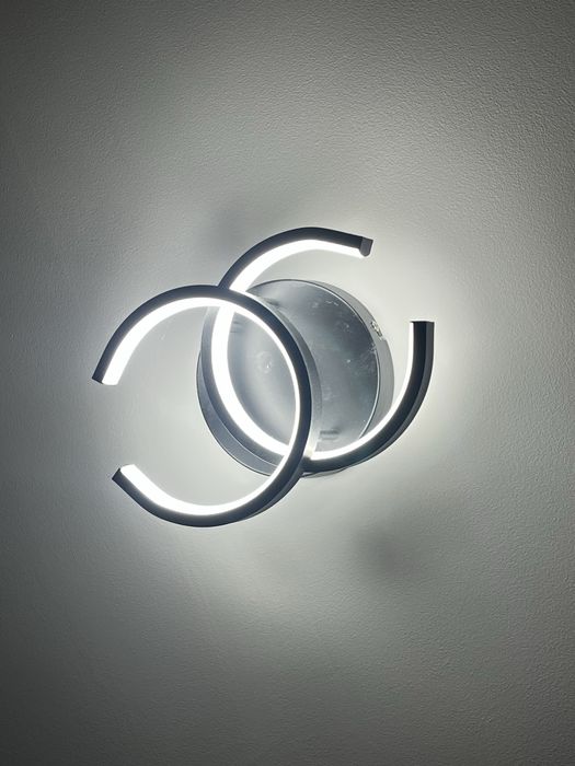 Na sprzedaz 2szt lampy na wzor Chanel czarno biala, Led 6500k