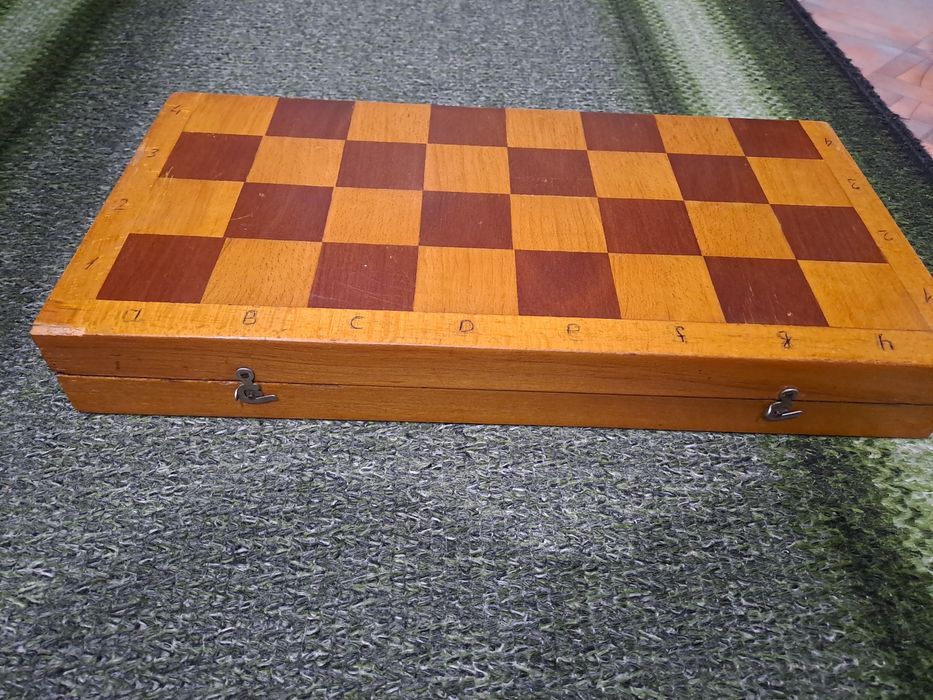 Шахмати  радянськи, карболитовие.