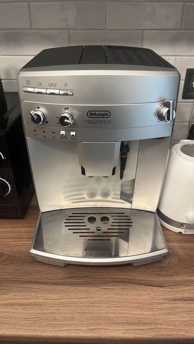 Кавомашина delonghi