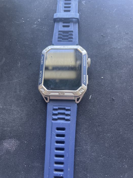 SmartWatch na pasku z silikonowym