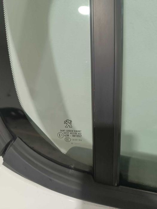 Porta tras esq Peugeut 308 ano 2020