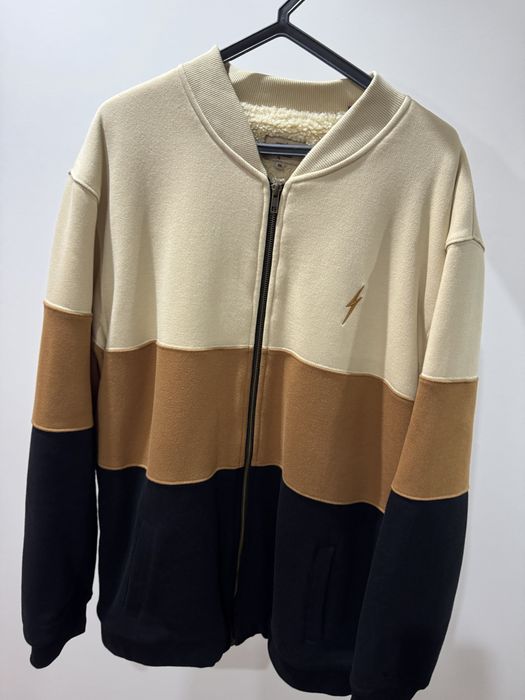 Casaco Lighting Bolt