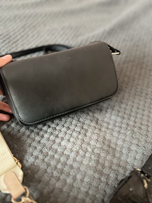 Жіночі сумки……..