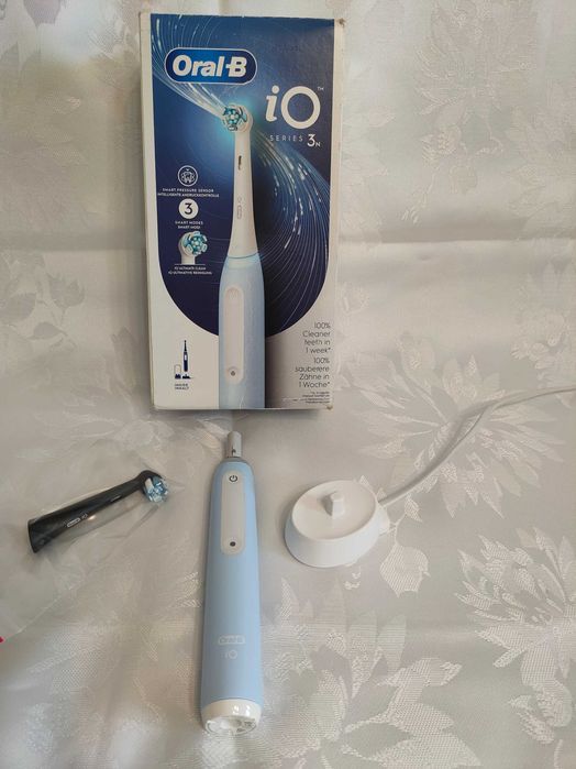 Szczoteczka elektryczna magnetyczna ORAL-B iO Series 3 Ice Blue