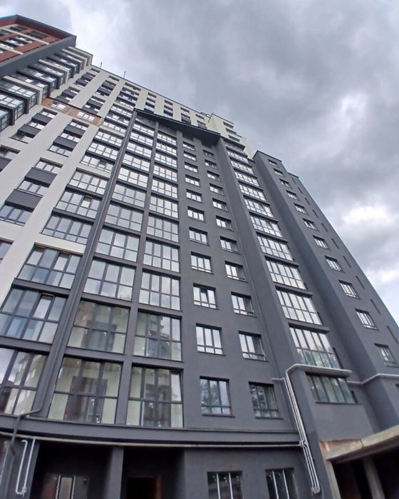 Продаж 3к квартири 82 кв. м на вул. Полковника Данила Нечая