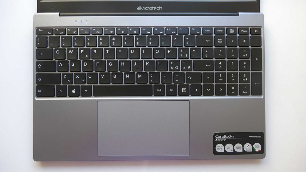 Microtech CoreBook R5 15.6 IPS FHD Ryzen 5 8 256gb НОВЫЙ АКБ ОБСЛУЖЕН