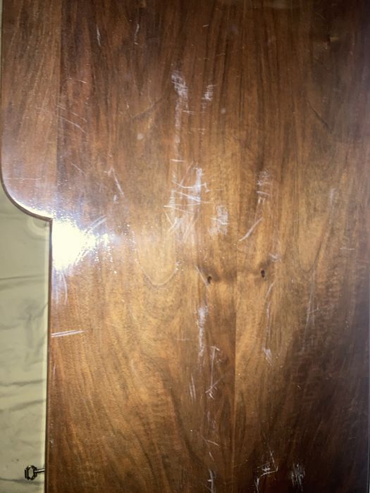 Móvel de sala em MOGNO com prateleiras e gavetas