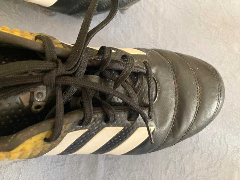 Chuteiras de futebol Adidas(como novas)