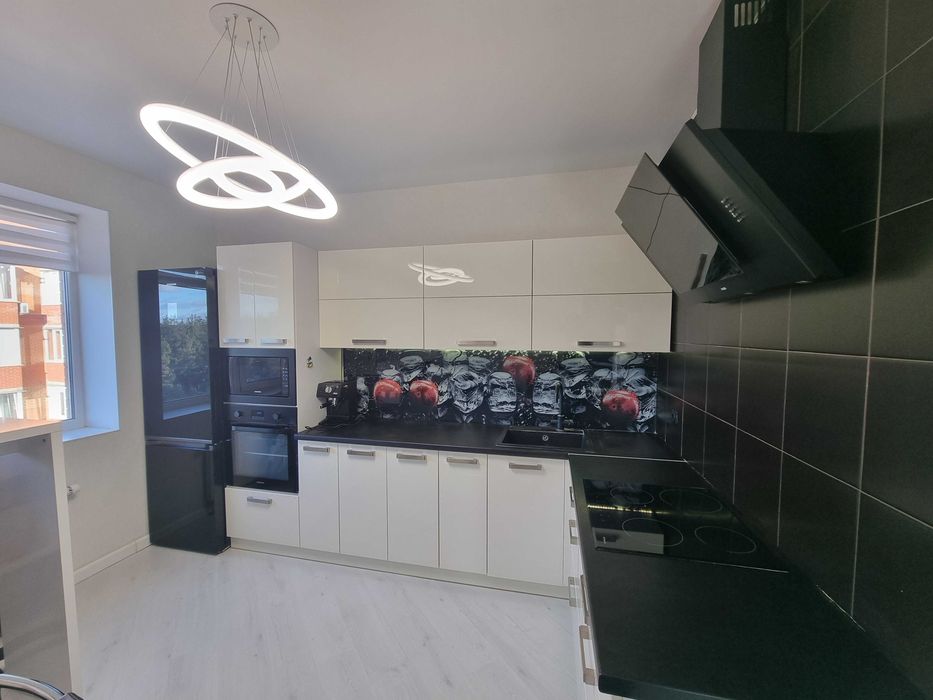 3-кімнатан квартира з ремонтом біля Центрального Парку