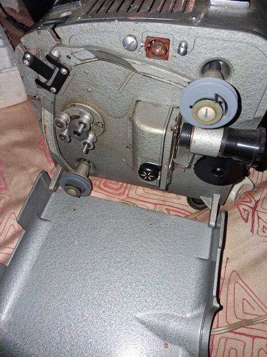Продам кинокамеру Кварц 2х8С-3
