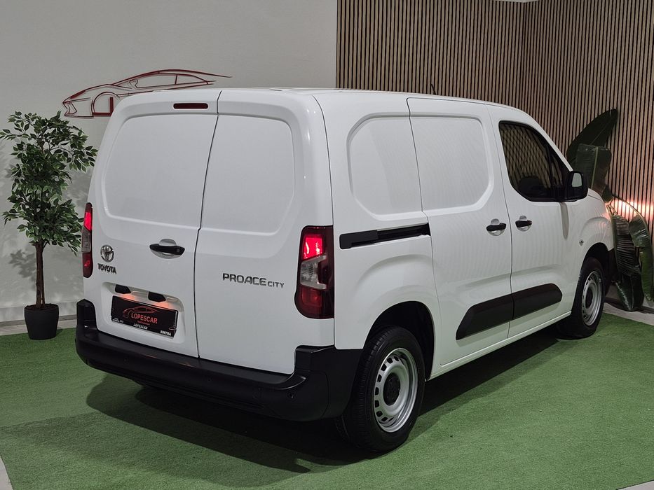 Toyota Proace 1.5D - 2022 - 3 LUG | GARANTIA | NACIONAL