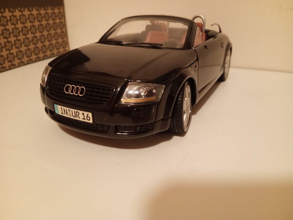 Miniatura 1/18 Audi, carro coleção
