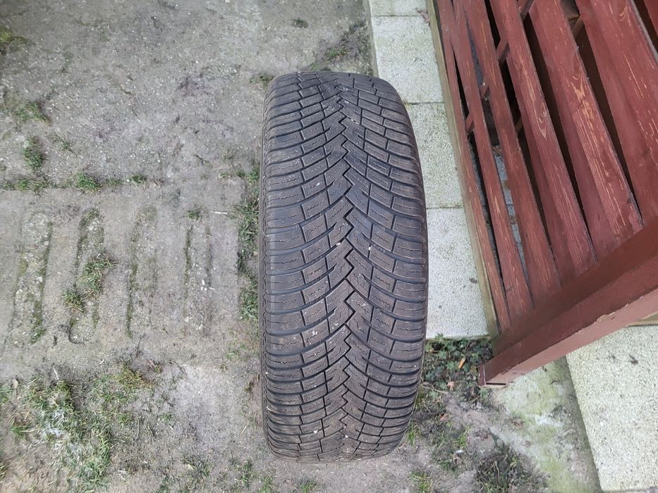 Opony wielosezonowe R16 pirelli 4 szt.