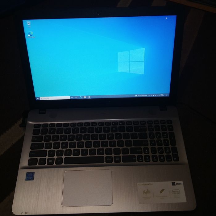 Laptop Asus  15'6 cali
