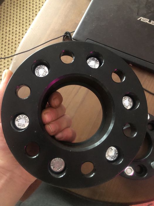 Продам проставки нові