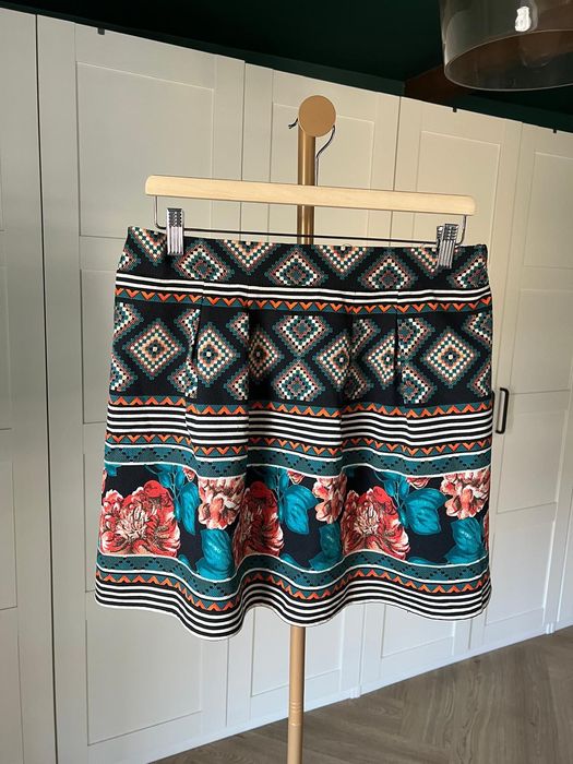 Spódniczka mini w kwiaty rozmiar 40 L marki Promod