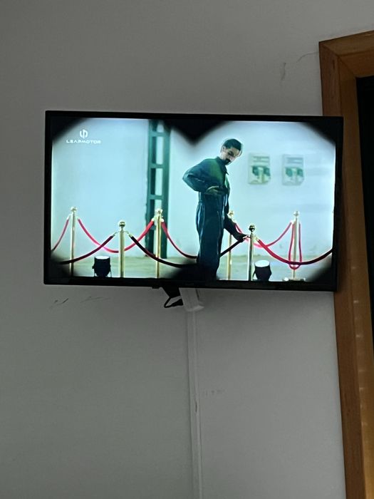 Televisao kunft 32” + suporte parede