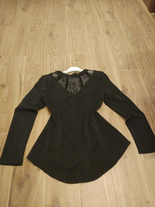 Bluzka baskinka czarna elegancka