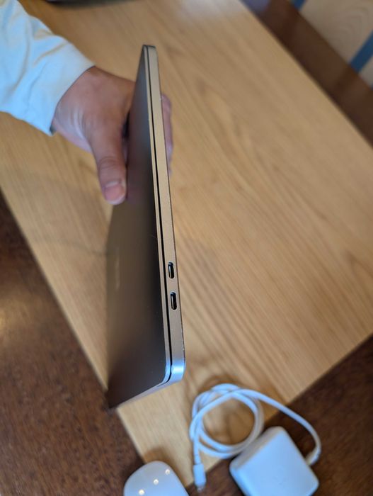 Macbook Pro M1 13 polegadas + Apple Magic Mouse
