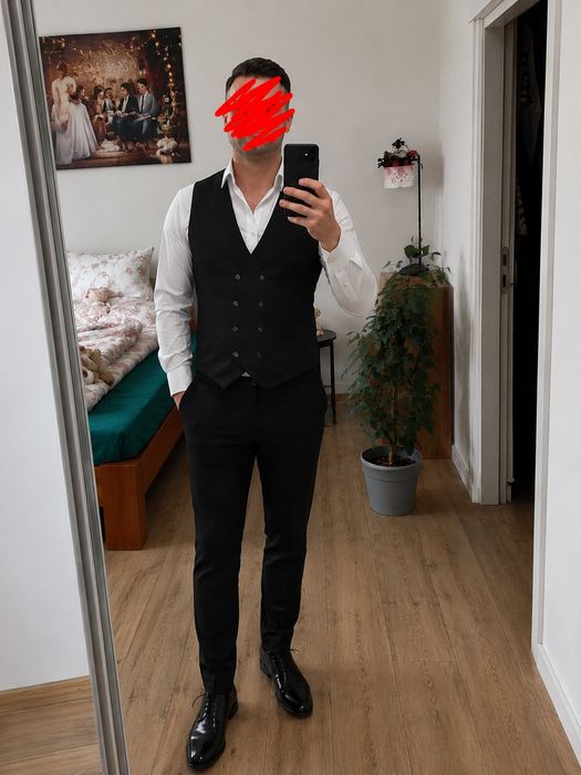 Sprzedam Garnitur (spodnie, marynarka, kamizelka)
