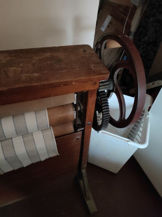 Stary niemiecki magiel ręczny