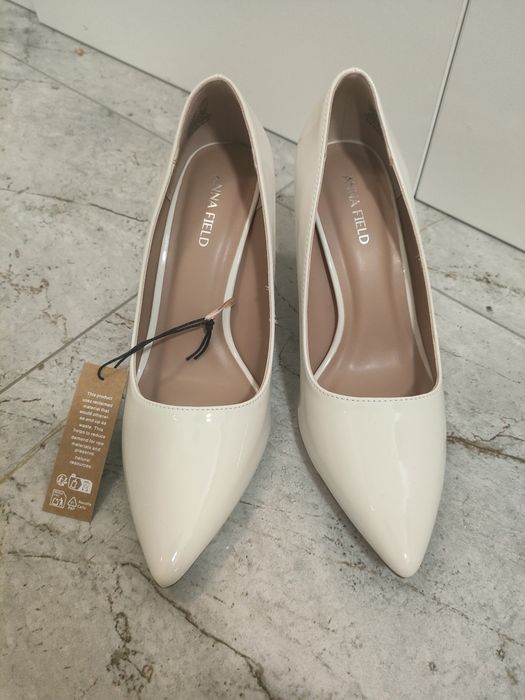 Nowe buty 37 off-white, ślubne na obcasie