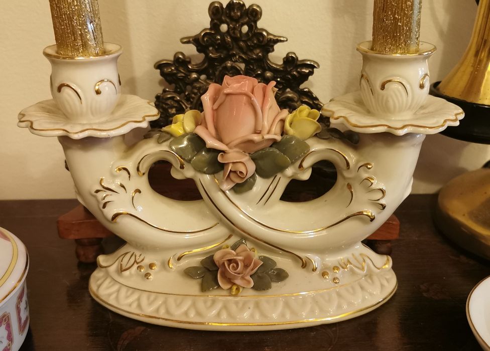 Castiçal para 2 velas da famosa marca Capodimonte