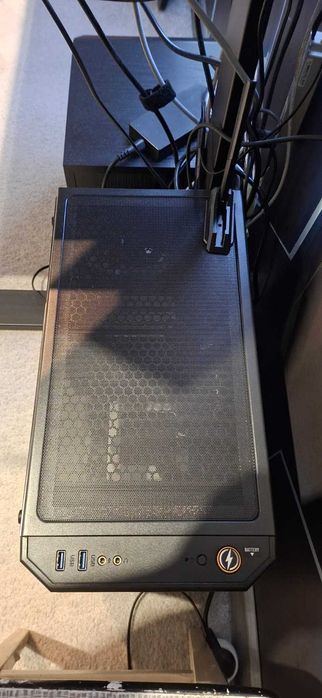 Sprzedam nowy komputer stacjonarny AMD Ryzen 5 9600X, Radeon 9060 XT 16 GB, 32Gb RAM