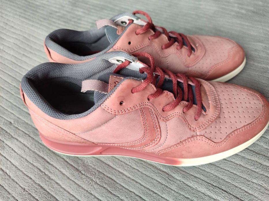 Оригінальні фірмові кросівки ECCO