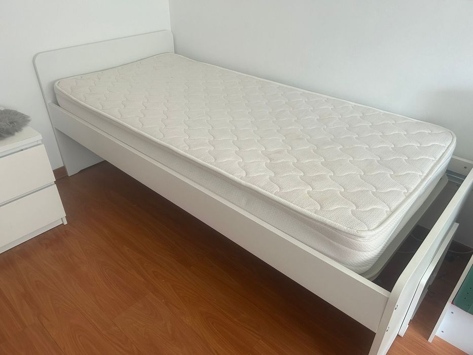 Cama de criança 1,90 x 0,90 com estrado e colchão picolin