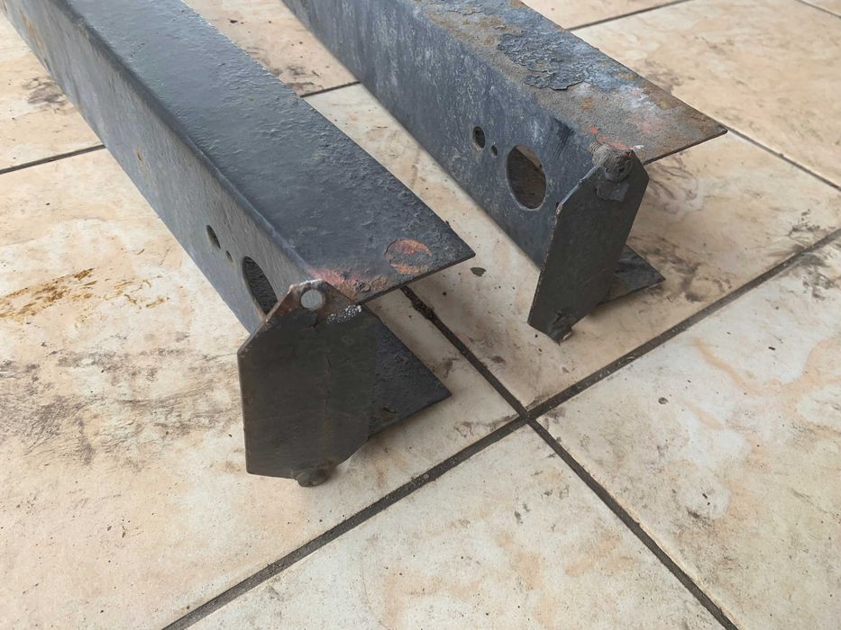 кронштейн крепления боковых габаритных огней прицепа