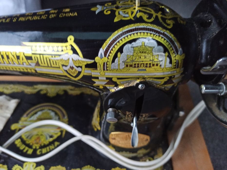 Швейная машинка электрическая